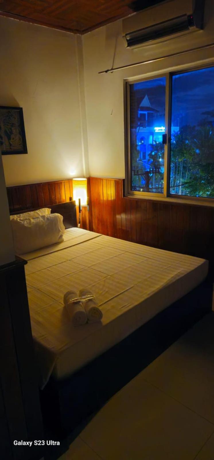 Hostel Retro Quarter Mb Siem Reap Exterior foto