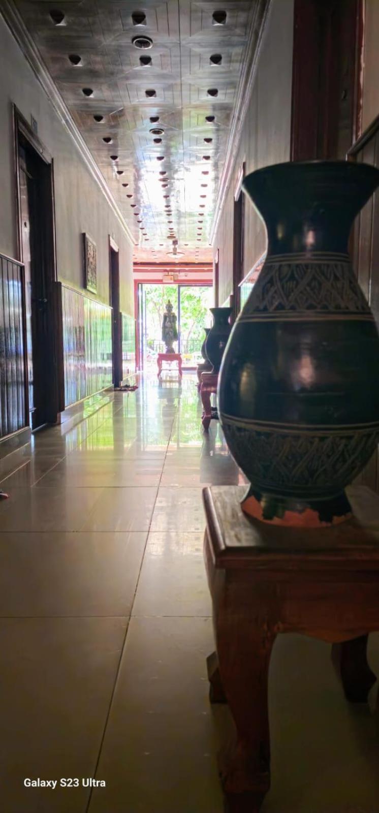 Hostel Retro Quarter Mb Siem Reap Exterior foto